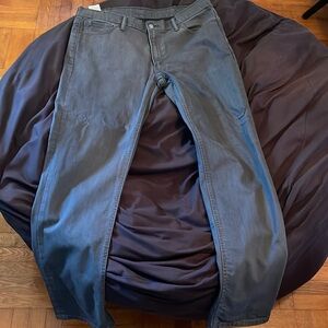 Grey Levi’s Jeans